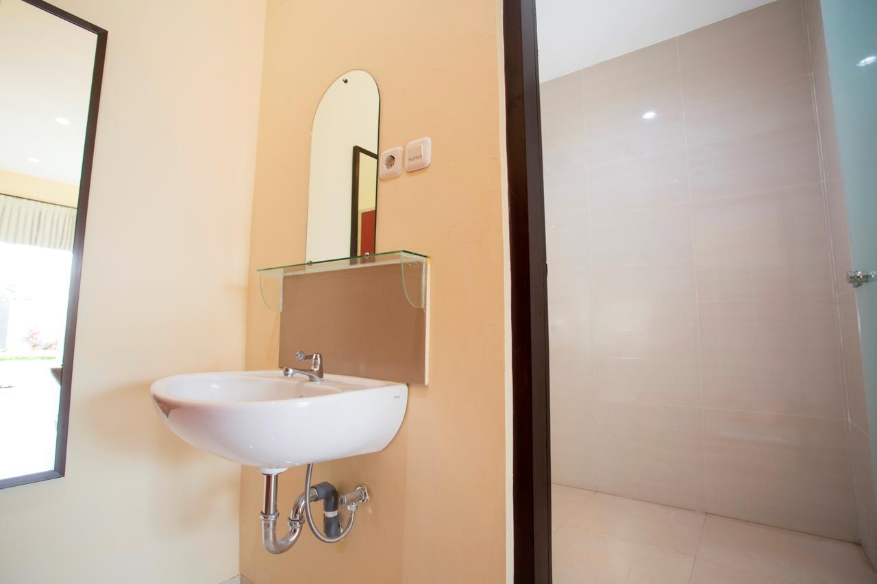 V Canggu Dormitory Εξωτερικό φωτογραφία