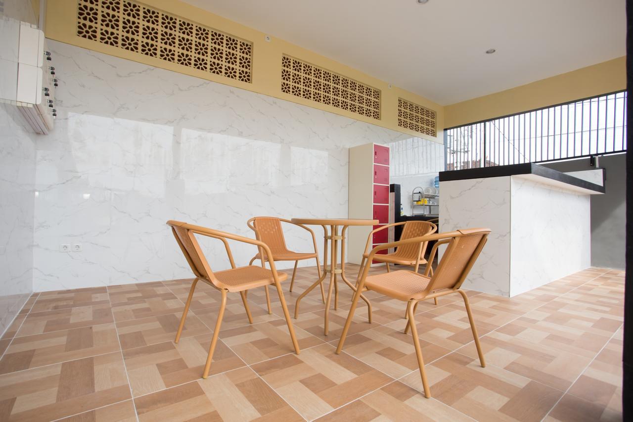 V Canggu Dormitory Εξωτερικό φωτογραφία