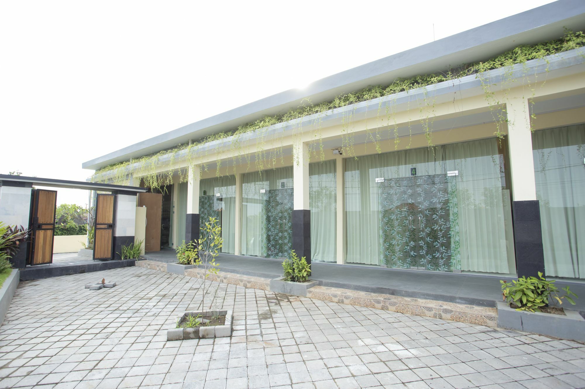 V Canggu Dormitory Εξωτερικό φωτογραφία